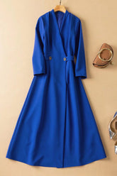 Vestido formal azul real con cuello en V de Kate Middleton